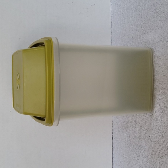Tupperware vintage pickle keeper - Picture 3 of 15